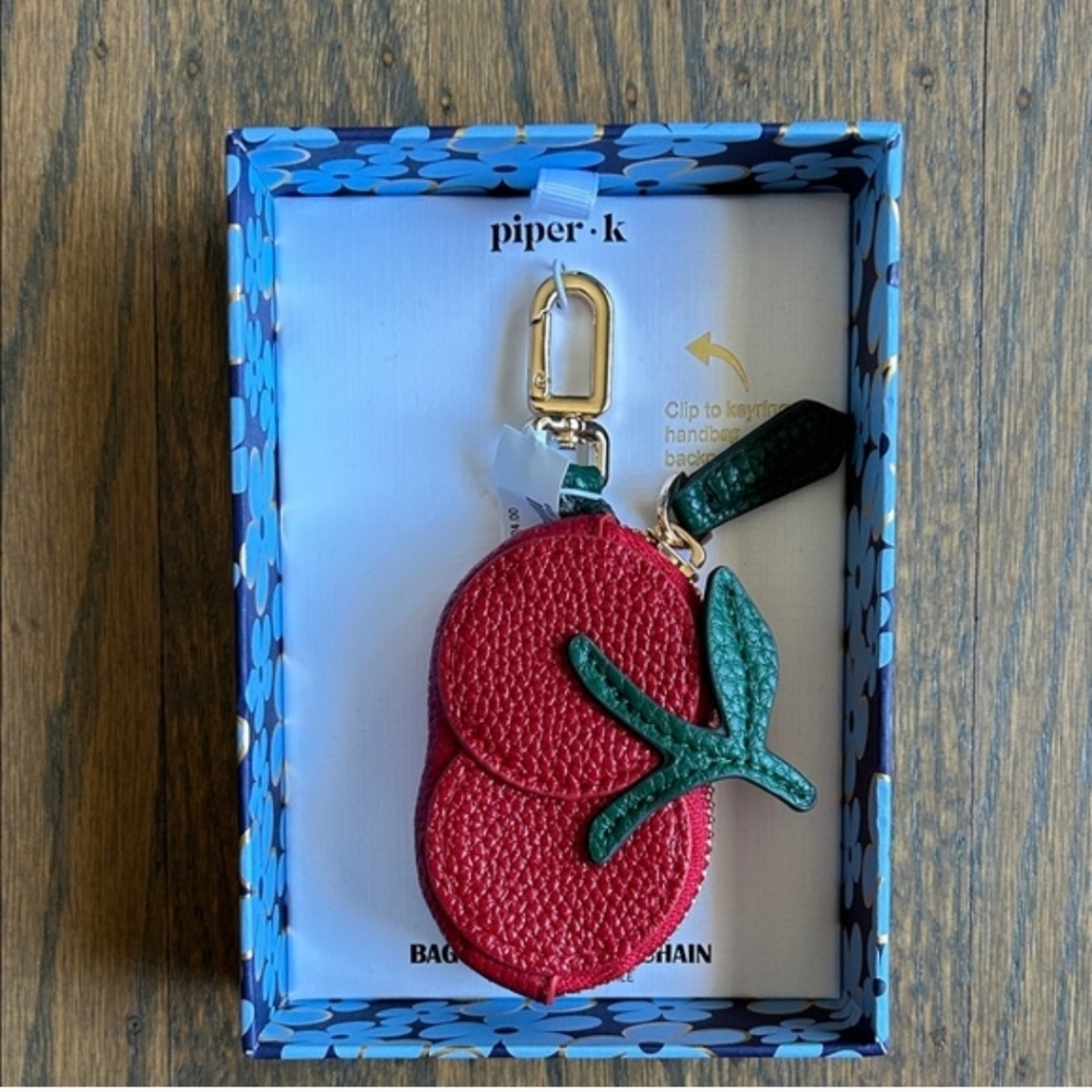 NWT PIPER K CHERRY🍅 TOMATO PURSE CHARM/ KEYCHAIN ✨️❤️